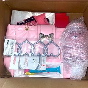 Random Pink Item Mystery Box